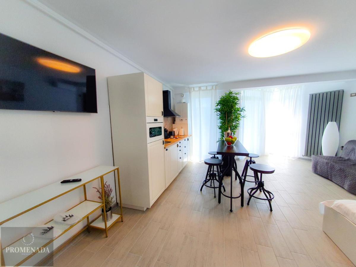 Coral Aparthotel Pool & Spa Mamaia Nord นาโวดาริ ภายนอก รูปภาพ